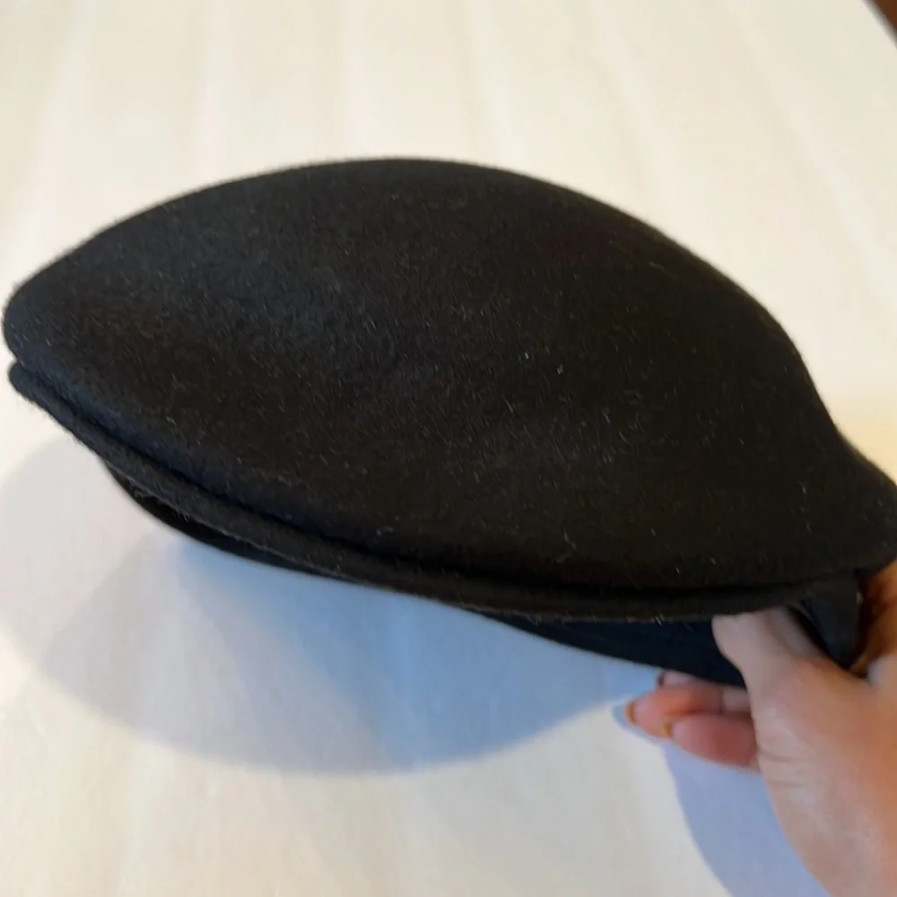 55 English flat cap 100% wool made in Italy color black like new